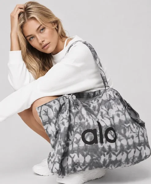 Alo Yoga Tie-Dye Canvas Large Shopper Tote Bag in Grey & White