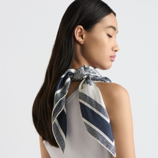Toile de Jouy Sauvage 90 Square Scarf