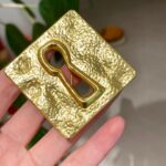 Vintage Hammered Gold Square Keyhole Brooch Pin for Women