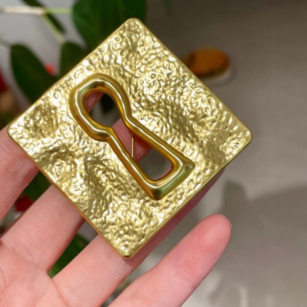 Vintage Hammered Gold Square Keyhole Brooch Pin for Women